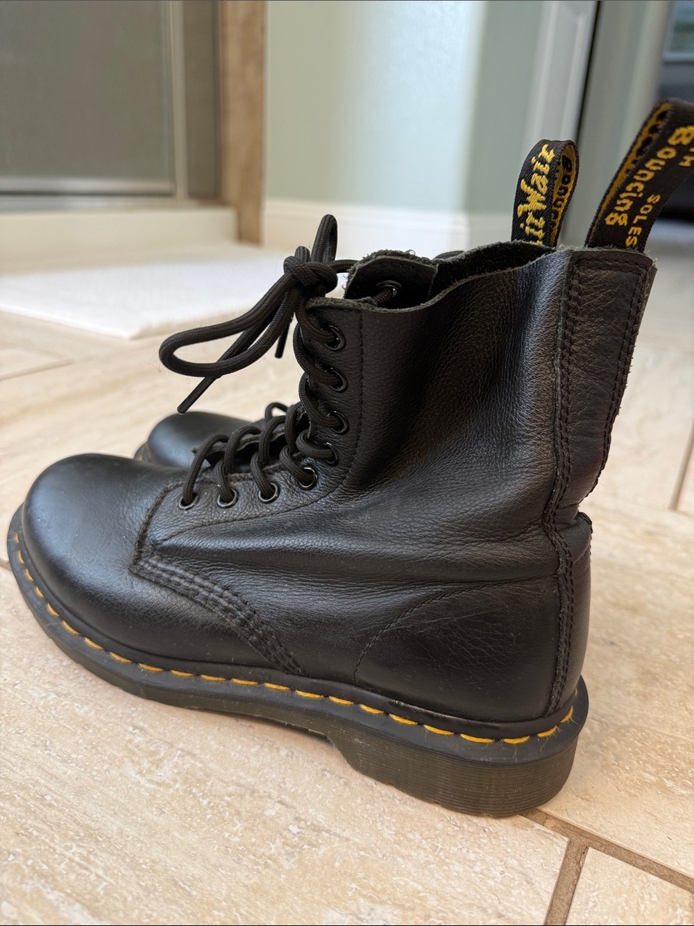 Dr. Martens Pascal Black Leather 8-Eye Lace Up Combat Boots Women’s US 8 UK 6 - Picture 8 of 16